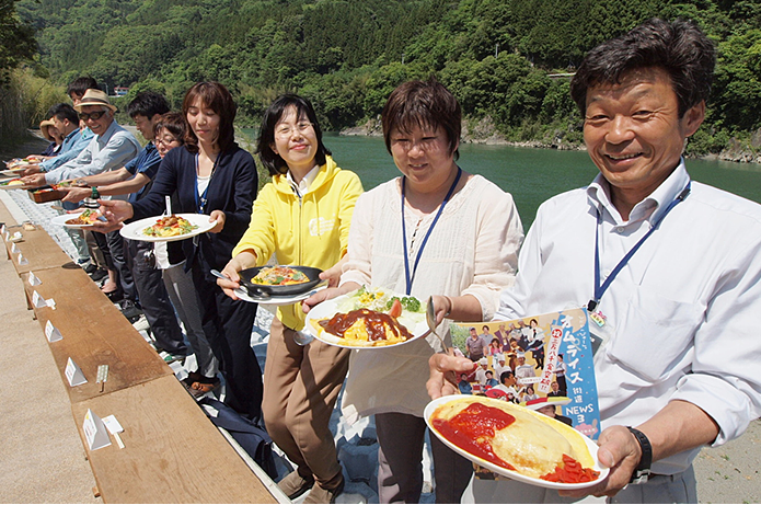 「ひだかオムライス街道」参加選手11プラス1勢揃い！