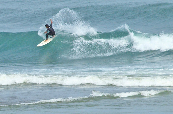 仁淀川は海と出会い、「波の楽園」をつくった