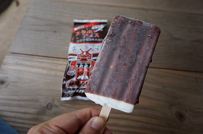 食べて当てるぞ！　仁淀川のご当地アイス"ブラボーアイス"