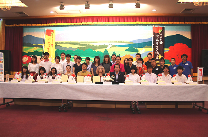 「日高村オムライス街道」にトマトの神様が降臨じゃ！