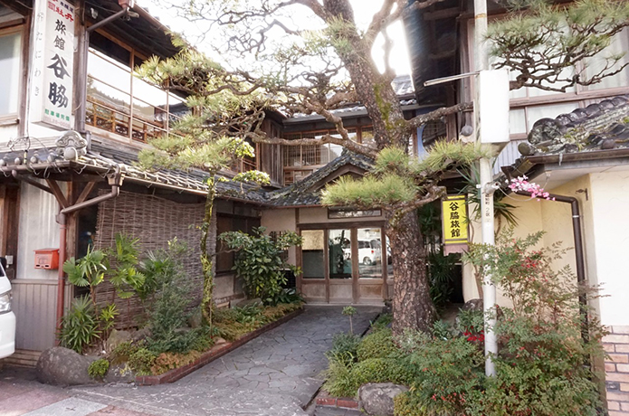 80年の歴史のなかで寛ぐ。越知町・谷脇旅館へ