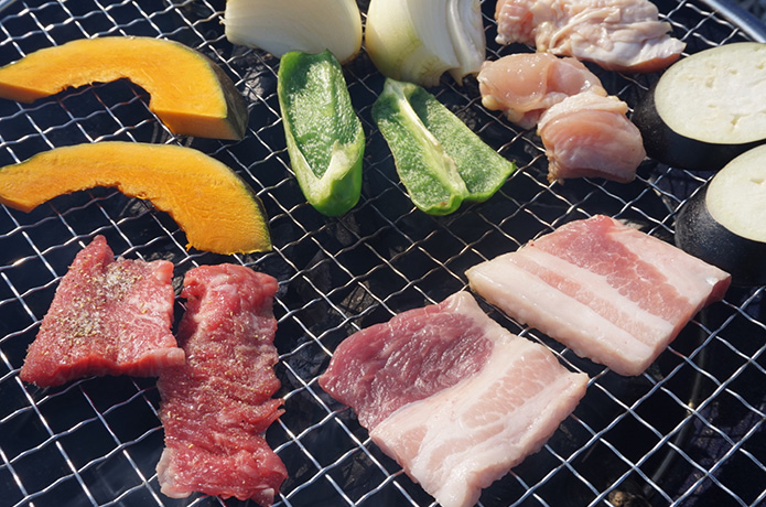 河川敷でお年賀BBQ 〜流域生まれの焼肉のタレを食べ比べよう〜