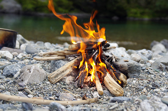 仁淀ブルー「絶景ティーブレイク」第3話 ～流木焚き火コーヒーの喜び～