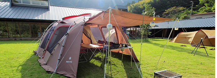 「キャンプは手ぶらで」が、仁淀川で始まっています！