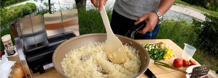 新連載シリーズ「リバーサイドキッチン」　第1回「パエリア・ニヨドリバーナ」