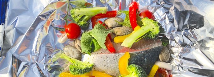 「リバーサイドキッチン」第4回　焚き火で楽しむ豪快キャンプ料理「仁淀ボンバー蒸し」