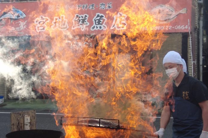 仁淀川ぐるめぐり　第2回「男前店主が焼き上げる、海なし町の至高の麦わら焼きカツオタタキ！」